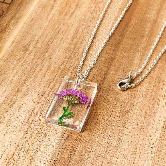 Jewelry - ⚡️2/$30 REAL FLOWERS HANDCRAFTED PENDANT NECKLACE